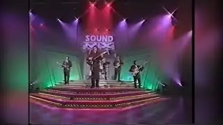 Ad Swart (als Roy Orbison) en The Thunderbirds - VTM Soundmixshow (1990)