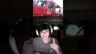 &laquo;Пожарные пытаются потушить магниевый пожар водой. Магний горит при чрезвычайно высокой температу...