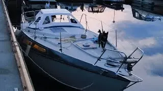 No crane? No problem-DIY Mast lift without a crane using another boat!