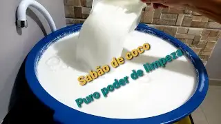 Poder de limpeza  do coco usando sabonetes, com ingredientes caseiros