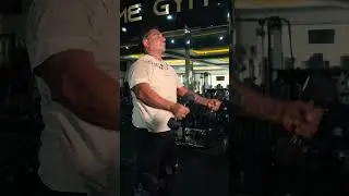 Elevaci&oacute;n frontal con mancuerna tipo MARTILLO, parado a DOS manos #motivacion  #deporte #fitness