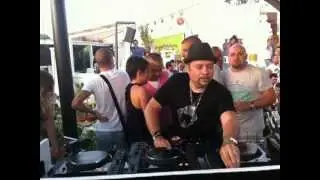 Louie Vega