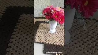 Trilho de mesa triangular 🤎 #crochet #artesanato #croche #handmade #feitoamao #decoracao
