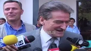 Lideret e opozites nisen ne Vjene per te dorezuar manipulimet e zgjedhjeve - (27 Gusht 2001)