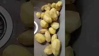Dirty potatoes/ &Scaron;pinav&eacute; brambory