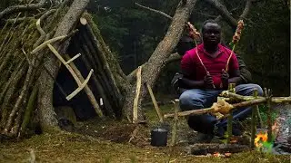 SOLO SURVIVAL CAMPING In HEAVY RAIN, THUNDER - Building Warm BUSHCRAFT SHELTER, cold night