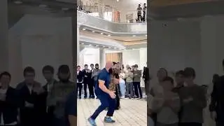 Чеченец прикольного танцует на свадьбе😂 #ловзар #чеченцы