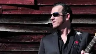 Gary Hoey with Jeremy Fenech on 103.9 The Fox
