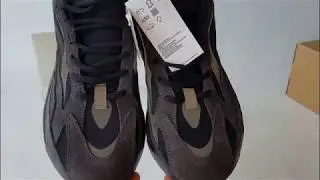 Sophia UA YEEZY BOOST 700 V2 VANTA Unboxing Review
