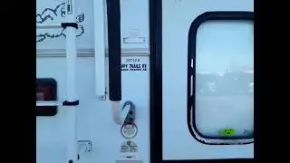 2007 BIGFOOT TRUCK CAMPER - CAB OVER 2500 SERIES