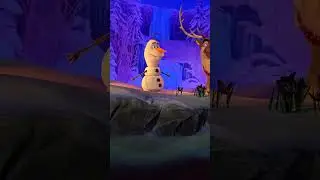 Disney&rsquo;s Frozen World &ndash; Olaf & Sven in Action! 🎶