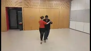 Classes at the Tango Culture School  clase giro caminado 7