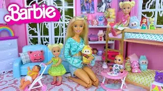 Barbie गाँव की ज़िंदगी 🏡 | सुबह स्कूल जाना 🎒 और शाम को खाना बनाना 🍲 | Cute Bedtime Story 😴✨ 