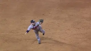 ATL@ARI: Johnson dives to snare a liner at third base