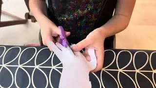 @BradyBakes presents Robin Makes : Skeleton hands