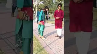 excuseme ye pase ap k hain 🤣 #funn #publicreaction #siasi shoorli #😂🤣 #prankviraltiktok #girlvoic