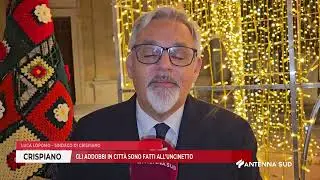 31 DICEMBRE 2025   CRISPIANO TA   GLI ADDOBBI IN CITT&Agrave; SONO FATTI ALL&rsquo;UNCINETTO