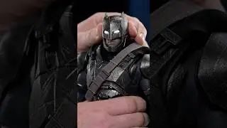 First Look Hot Toys Armored Batman 2.0 Deluxe Version Sixth Scale Figure