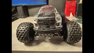 NEW ARRMA GRANIT V4 VS V3. A small comparison to V3 and a closer view