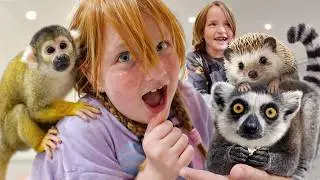 Monkey Jumps on ADLEY!!&nbsp; Niko holds Baby Animals!&nbsp; visiting a Japan Animal Cafe of cute Zoo Buddies