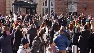 Monks Arrive in Richmond