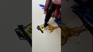 Художник показывает, как рисовать полицейских.