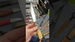 Нож Эволюция Ножеделия от Чугунный Ворон стенд Кузница Севера Выставка Клинок Новогодний 2025