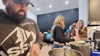 cooking friendsgiving for all my friends (i cooked for 12 hours straight) 