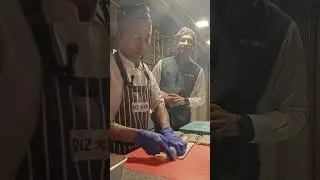 How to make Prawn tempura roll.