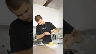 Carbonara, kt&oacute;rej na pewno nie zepsujesz! 🍝 #coocharz #carbonara #shorts