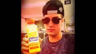 Logan Henderson is sexy and we know it