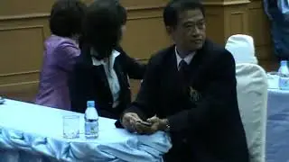 Bangkok Thailand : Welcoming Dance with students of Nawaminthara Chinutit Bodindecha School Bangkok