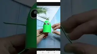 Hopping Frog From Toilet paper roll #frog #diy #amazing #craft #shortsvideo
