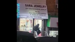 Ограбление ювелирного магазина в Джерси-Сити попало на видео