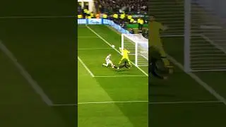 OUTRAGEOUS Cavani header! 💥