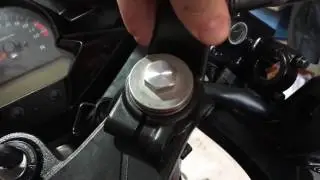 Honda CBR 300 Rag Right Handle Bar Removal / Front Fork