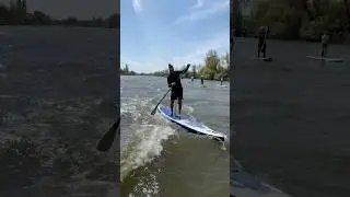 Wave ride 😍 #sup #paddlesurf #motivation #gymmotivation #gym #rider #waves #sun #water #training