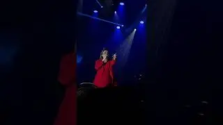 Hadise konseri Küçük Bir yol