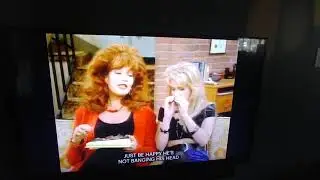 Kelly and Peggy Bundy eating bon bons! 😻😍