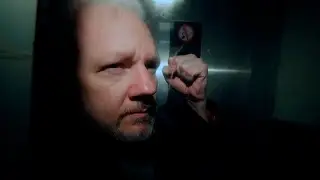Assange wins major dignity award