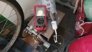 Elektromagnetizm - An exercise bike with a generator wheel from a hoverboard.