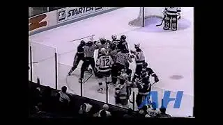 NHL Jan. 4, 1994 New Jersey Devils v New York Islanders (R) Mike Peluso v Dean Chynoweth