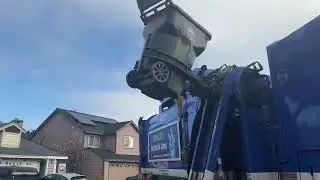 Trash Pickup 9213 (Honks at me) 12/27/25