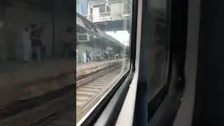 22103 LTT - Ayodhya cantt superfast express crawling through Thane