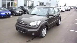 2011 Kia Soul. Start Up, Engine, and In Depth Tour.