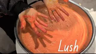 Having Fun at Lush #Christmas #Bathbomb 