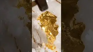 Oh my God🤪Gold Quartz to Gold Bar 🪙😮 #GoldRush #Quartz #fyp #viral #treasurehunt
