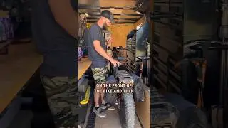 Cliff shows how he loads his QuietKat into his guide trailer. 🎥: @cliffgry