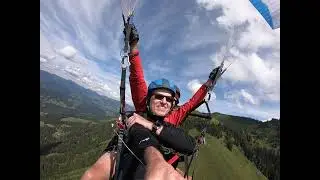 Zwei (ex-)Segelflieger fliegen Tandem-Gleitschirm - Thermik-Flug - Startplatz Niedere, Vorarlberg