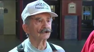 World's Oldest Hockey Player Looks to Break Own Record